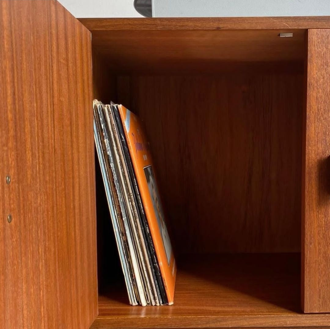 Camel sideboard